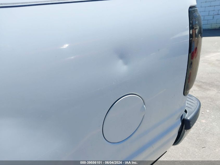 1997 Ford Expedition Eddie Bauer/Xlt VIN: 1FMFU18L2VLA05933 Lot: 39556101