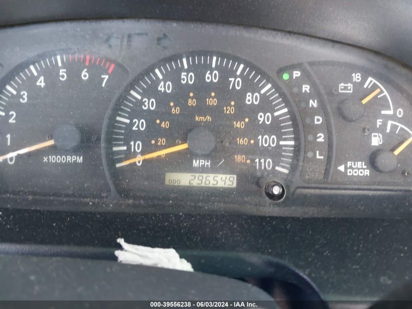 2002 Toyota Tundra Sr5 V8 VIN: 5TBBT441X2S265348 Lot: 39556238