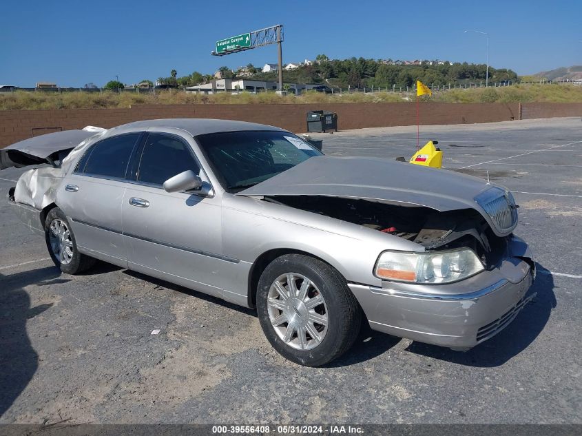 2010 Lincoln Town Car Signature Limited VIN: 2LNBL8CV9AX752185 Lot: 39556408