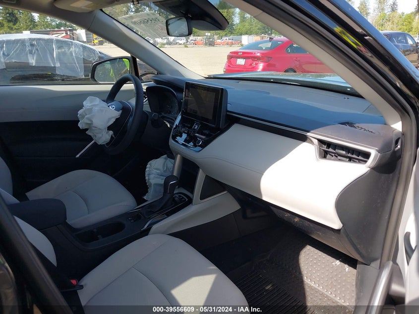 2024 Toyota Corolla Cross Le VIN: 7MUBAABG3RV091223 Lot: 39556609