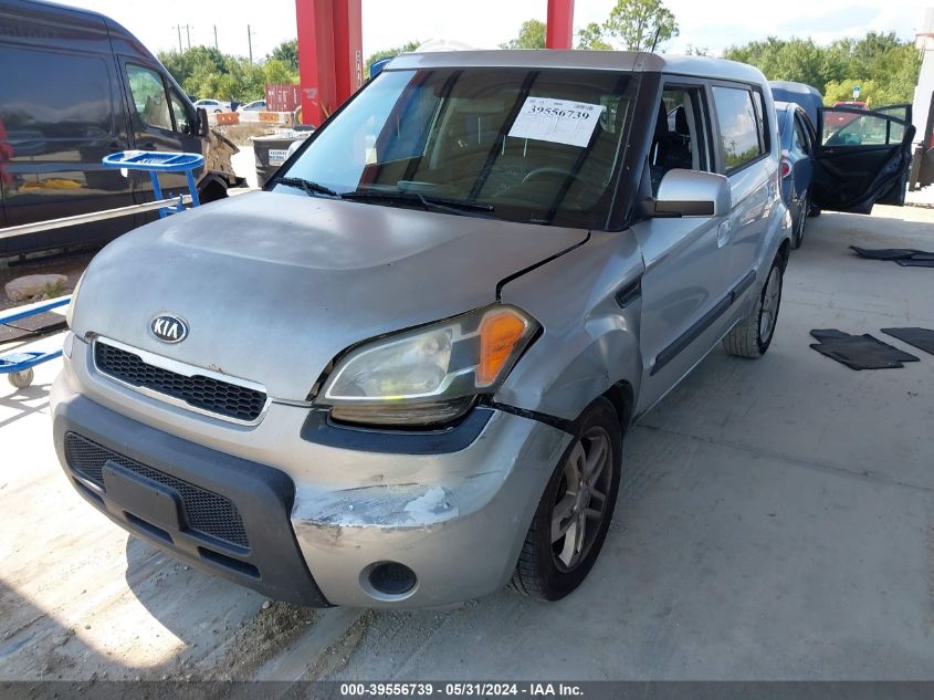 2010 Kia Soul + VIN: KNDJT2A22A7701915 Lot: 39556739