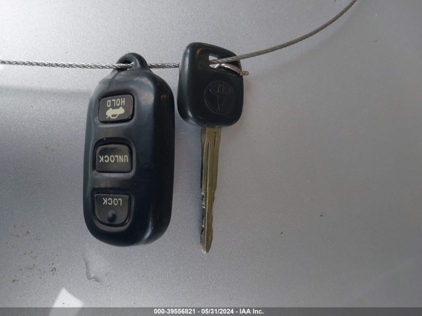 2004 Toyota Camry Le VIN: 4T1BE32K04U818445 Lot: 39556821