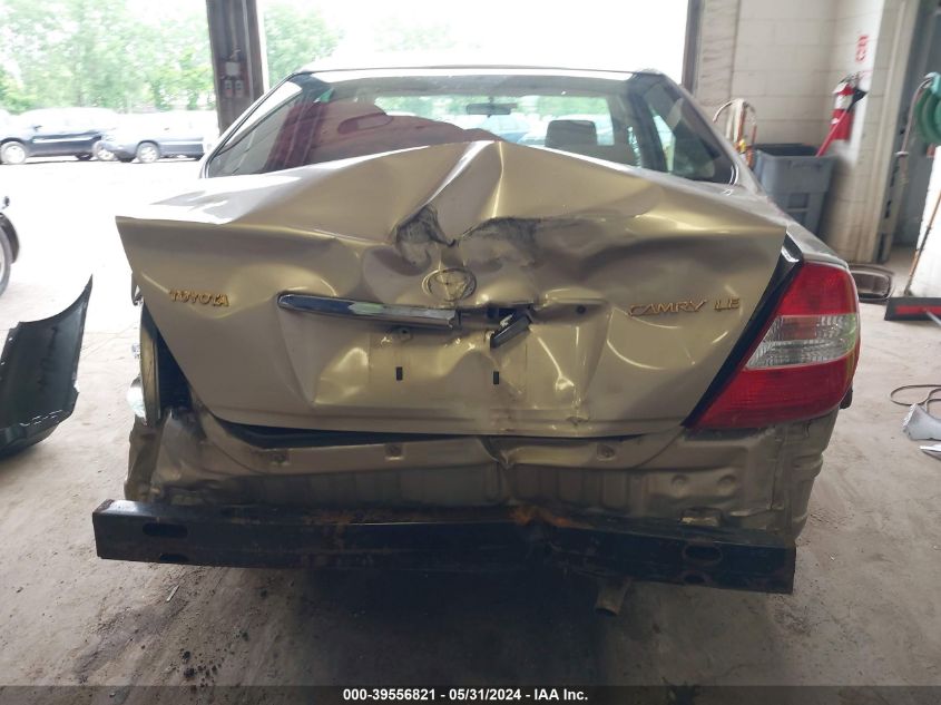 2004 Toyota Camry Le VIN: 4T1BE32K04U818445 Lot: 39556821