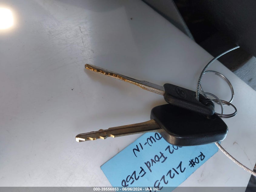 2002 Ford F-250 Lariat/Xl/Xlt VIN: 1FTNW21F42ED25548 Lot: 39556853