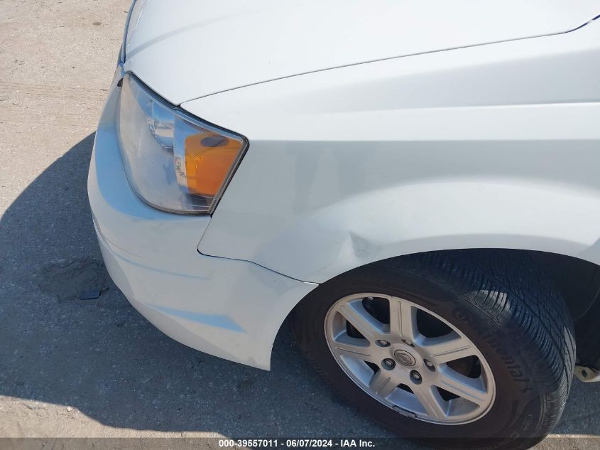 2010 Chrysler Town & Country Touring VIN: 2A4RR5D18AR288641 Lot: 39557011