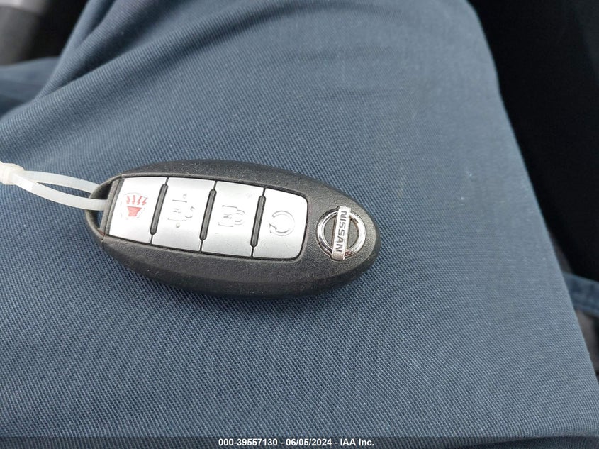 2017 Nissan Rogue Sv VIN: 5N1AT2MT0HC869960 Lot: 39557130