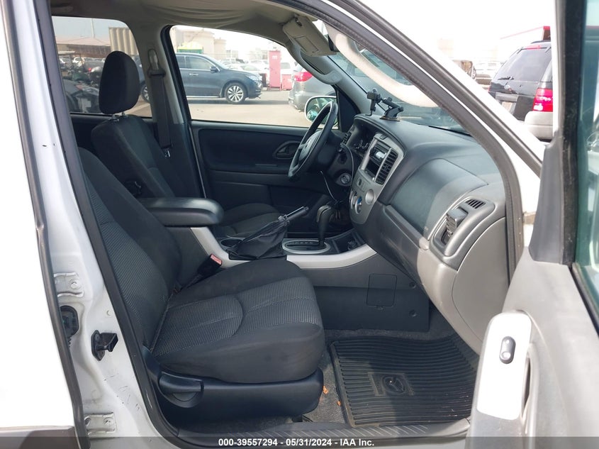 2005 Mazda Tribute S VIN: 4F2YZ04165KM30851 Lot: 39557294