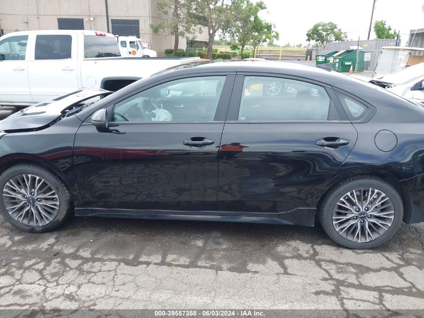 2022 Kia Forte Gt-Line VIN: 3KPF54AD8NE433083 Lot: 39557358