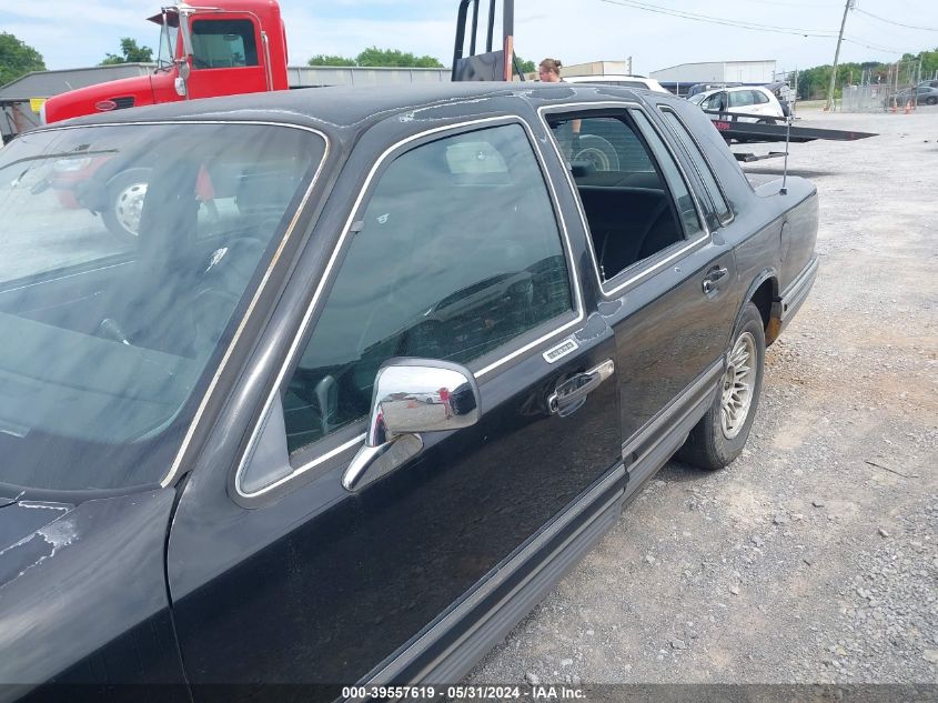 1994 Lincoln Town Car Signature/Tournament VIN: 1LNLM82W1RY772373 Lot: 39557619