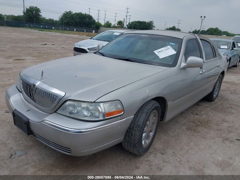 2007 Lincoln Town Car Signature VIN: 1LNHM81V67Y605714 Lot: 39557695