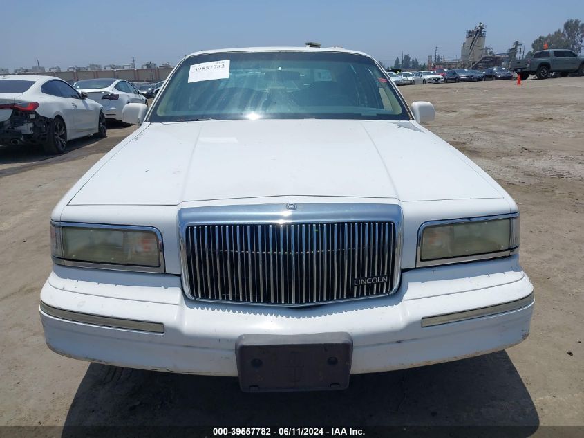 1996 Lincoln Town Car Executive VIN: 1LNLM81W9TY678668 Lot: 39557782