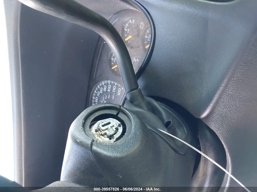 2004 Chevrolet Silverado 1500 Ls VIN: 2GCEK19T841303332 Lot: 39557826