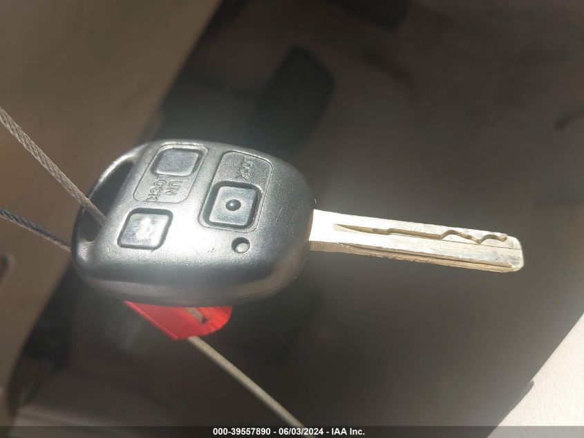 2004 Lexus Es 330 VIN: JTHBA30G245017393 Lot: 39557890