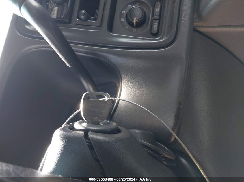 2003 Chevrolet Silverado 1500 Ls VIN: 2GCEC19T731116529 Lot: 39558468