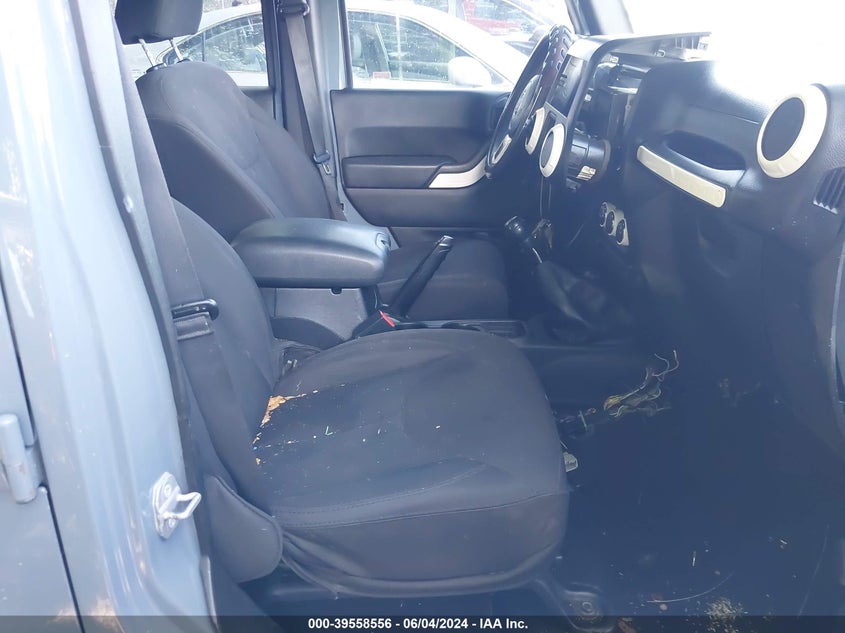 2014 JEEP WRANGLER UNLIMITED SPORT - 1C4BJWDG4EL252906