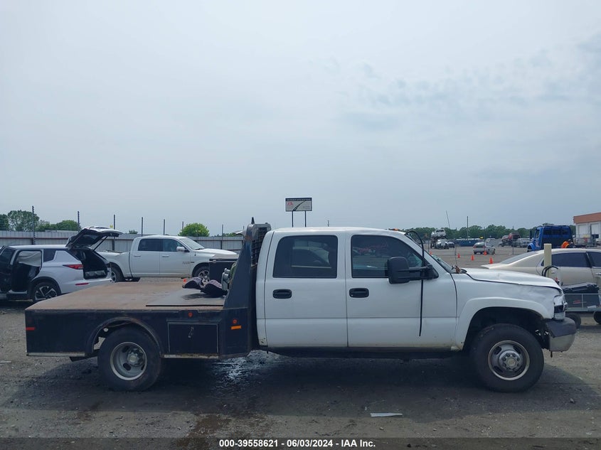 2002 Chevrolet Silverado 3500 Ls VIN: 1GCJK33102F122734 Lot: 39558621