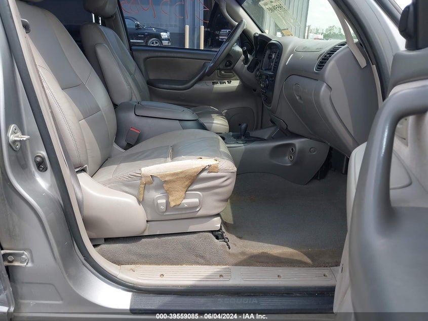 2003 Toyota Sequoia Sr5 V8 VIN: 5TDBT44A83S197687 Lot: 39559085