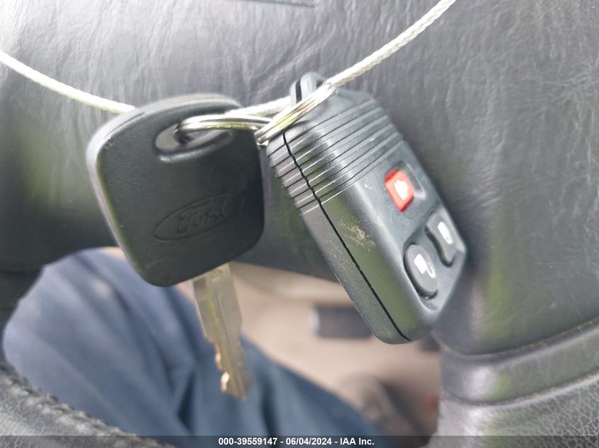 2003 Ford Escape Limited VIN: 1FMCU04123KD48245 Lot: 39559147