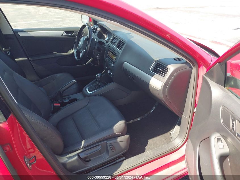 2013 VOLKSWAGEN JETTA 2.5L SE - 3VWDP7AJ8DM395560