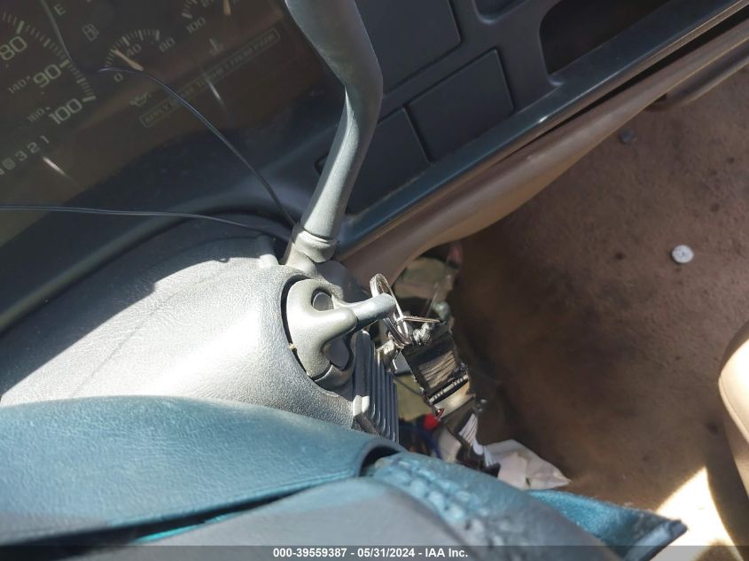 1995 Chevrolet Gmt-400 C1500 VIN: 2GCEC19K8S1178897 Lot: 39559387