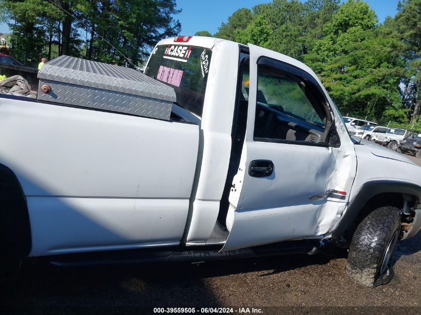 2004 GMC Sierra 2500Hd Work Truck VIN: 1GTHC24204E339481 Lot: 39559505