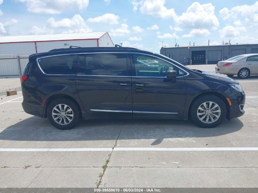 2017 Chrysler Pacifica Touring-L VIN: 2C4RC1BG2HR795083 Lot: 39559610