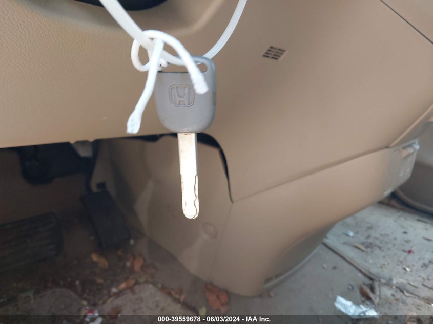 2008 Honda Odyssey Lx VIN: 5FNRL38218B050442 Lot: 39559678