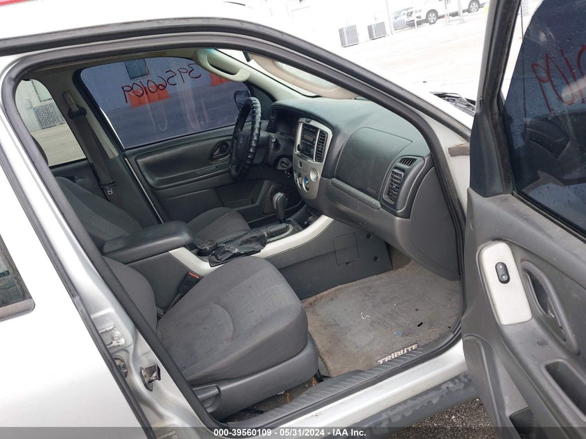 2005 Mazda Tribute I VIN: 4F2YZ02Z95KM52237 Lot: 39560109