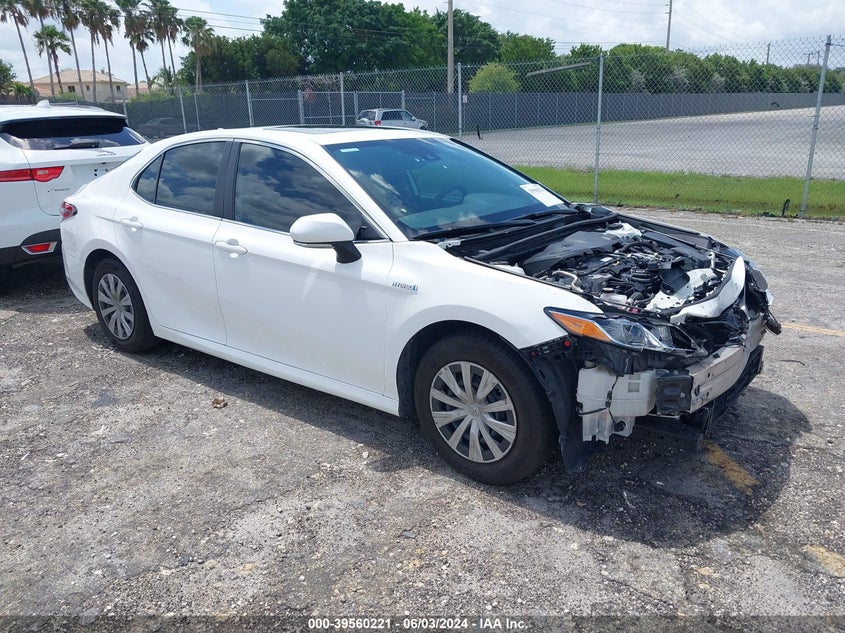 TOYOTA CAMRY LE HYBRID 2020