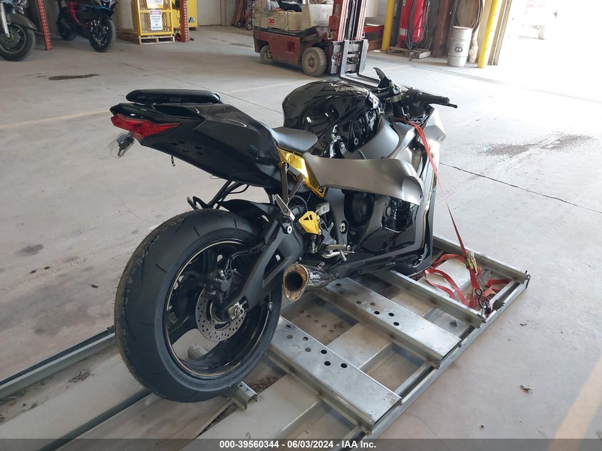 VIN JKBZXVM18PA004729 2023 KAWASAKI ZX1002 M