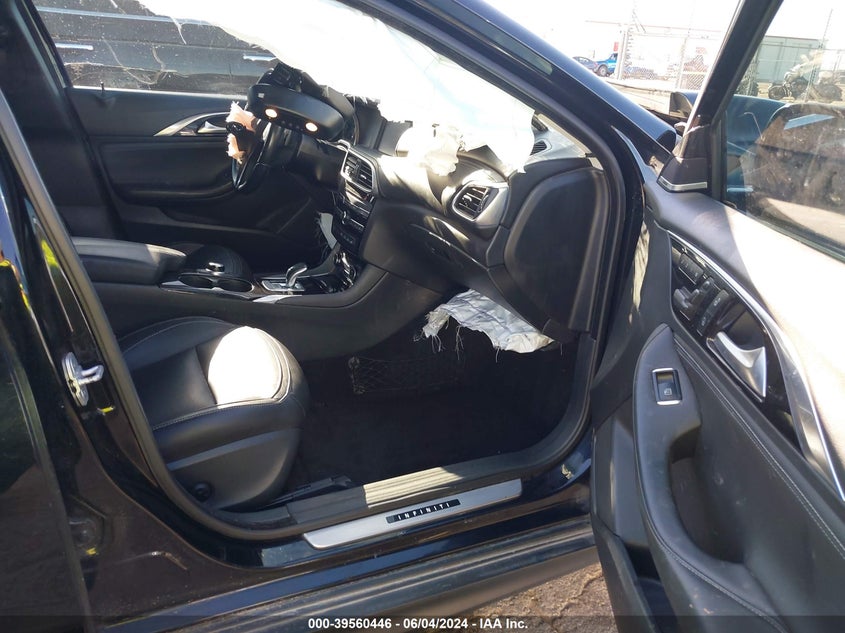 2018 Infiniti Qx30 Premium VIN: SJKCH5CRXJA052547 Lot: 39560446