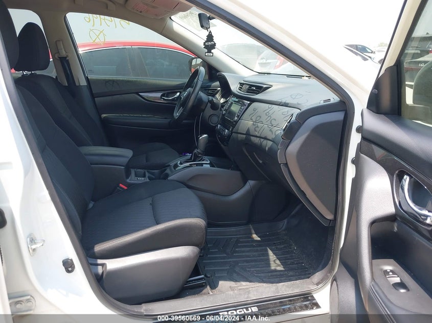 VIN KNMAT2MT6JP575496 2018 NISSAN ROGUE SV