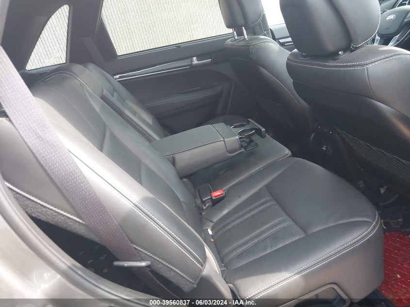 2015 Kia Sorento Limited V6 VIN: 5XYKWDA73FG643925 Lot: 39560837