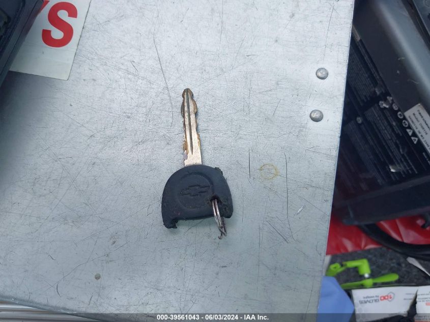 2005 Chevrolet Tahoe Ls VIN: 1GNEK13T95J225392 Lot: 39561043