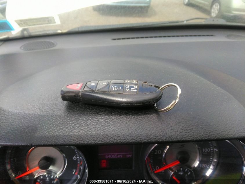 2015 Chrysler Town & Country S VIN: 2C4RC1HG8FR562619 Lot: 39561071