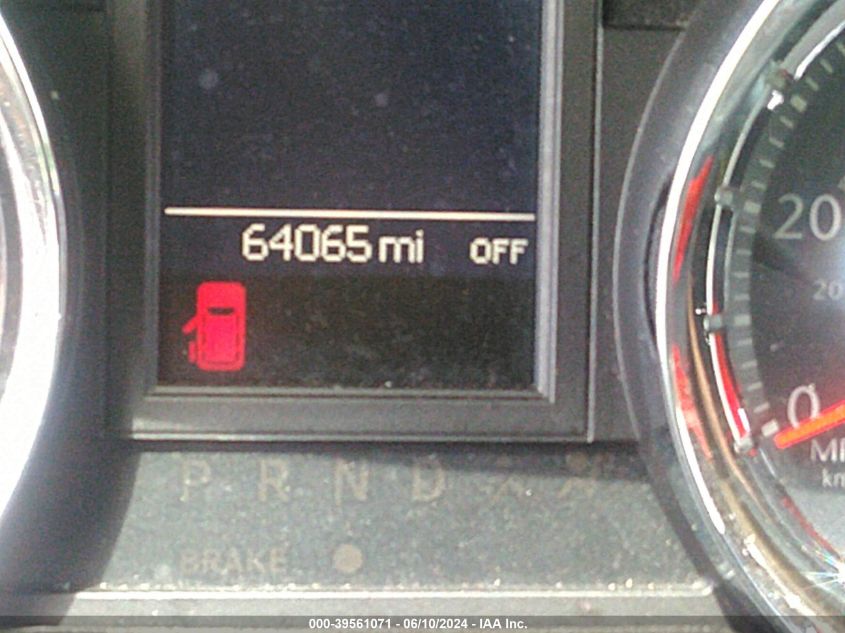 2015 Chrysler Town & Country S VIN: 2C4RC1HG8FR562619 Lot: 39561071