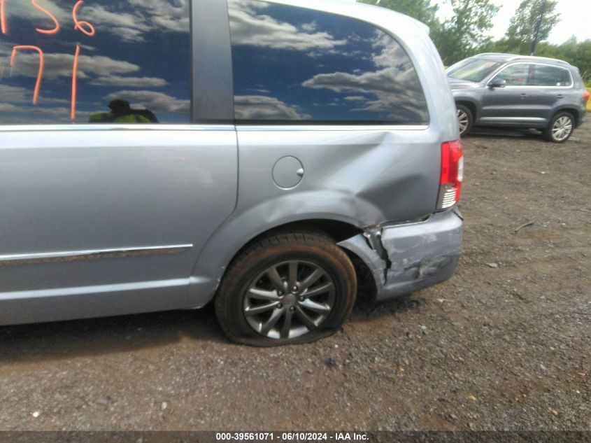 2015 Chrysler Town & Country S VIN: 2C4RC1HG8FR562619 Lot: 39561071