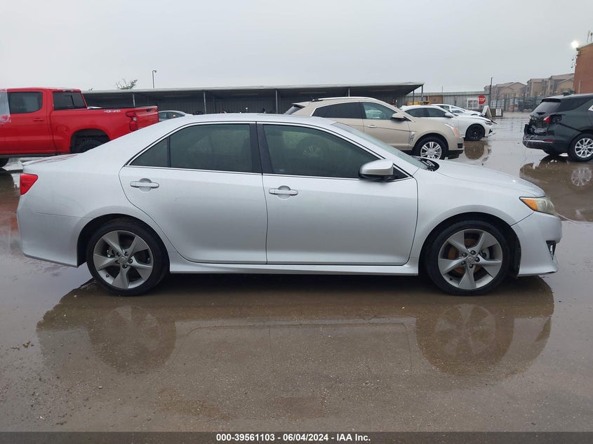 2013 Toyota Camry Se V6/Xle V6 VIN: 4T1BK1FK5DU020949 Lot: 39561103