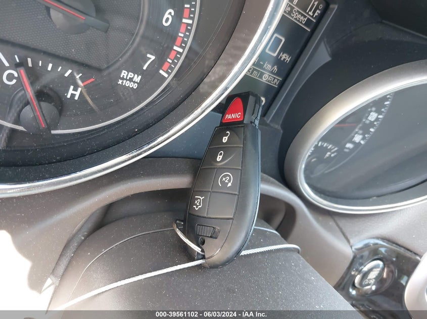 2011 Jeep Grand Cherokee Laredo VIN: 1J4RR4GT2BC504839 Lot: 39561102