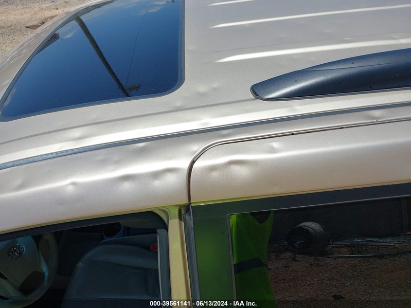 2011 Toyota Sienna Xle V6 VIN: 5TDYK3DCXBS136851 Lot: 39561141