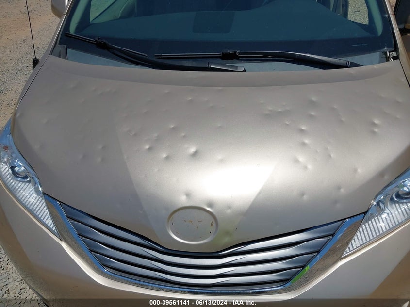 2011 Toyota Sienna Xle V6 VIN: 5TDYK3DCXBS136851 Lot: 39561141