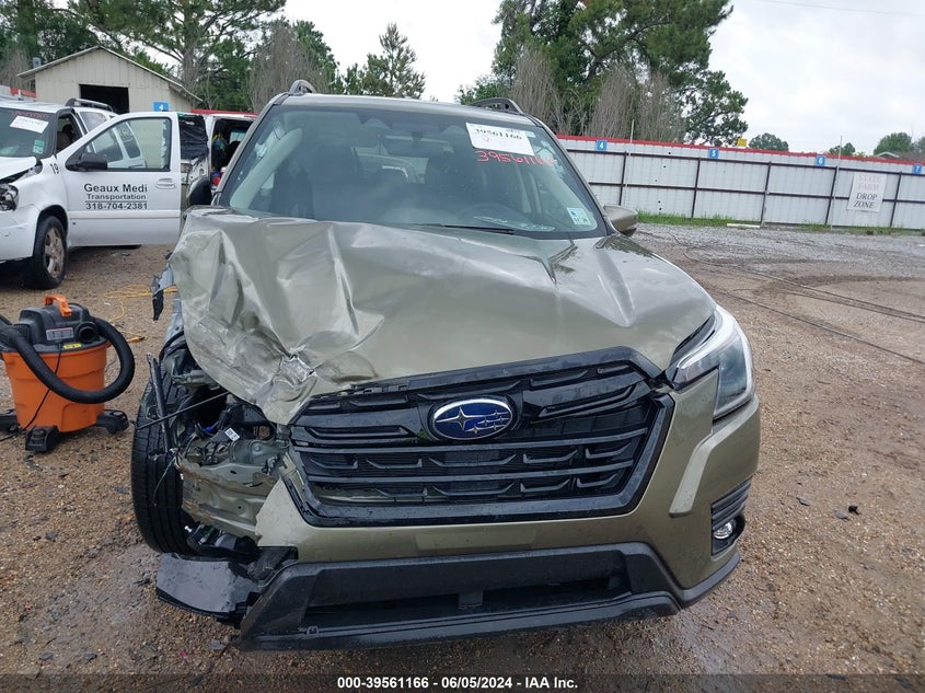 2024 Subaru Forester Limited VIN: JF2SKALCXRH420265 Lot: 39561166