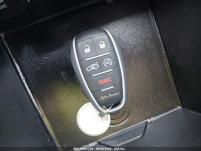 2017 Alfa Romeo Giulia Rwd VIN: ZARFAEBN6H7556383 Lot: 39561239