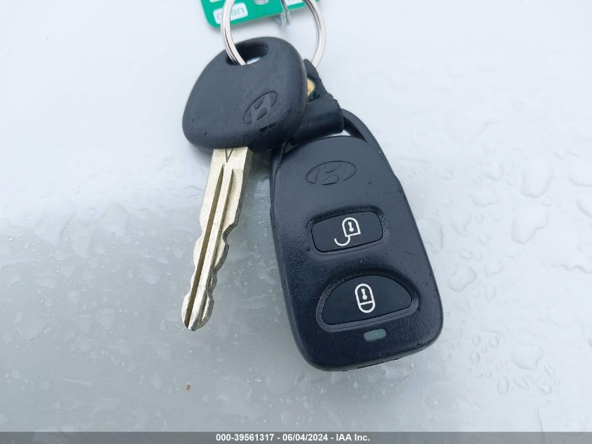 2007 Hyundai Accent Se VIN: KMHCN36C47U012636 Lot: 39561317