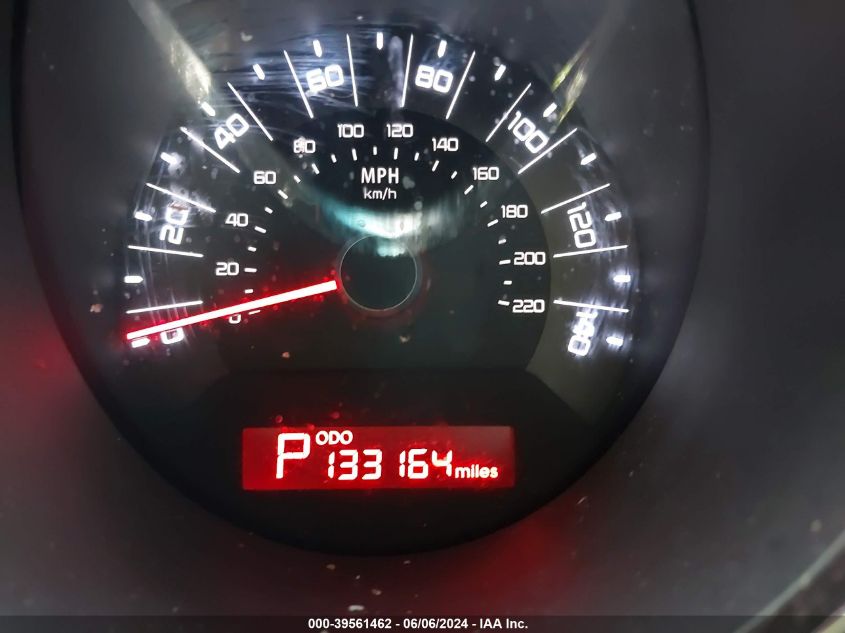 2011 Kia Soul + VIN: KNDJT2A27B7256783 Lot: 39561462