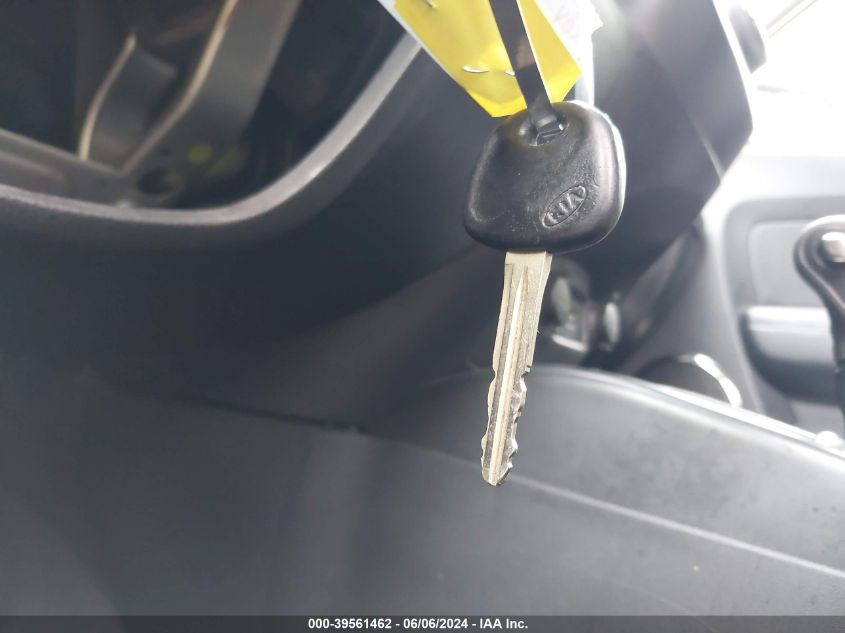 2011 Kia Soul + VIN: KNDJT2A27B7256783 Lot: 39561462