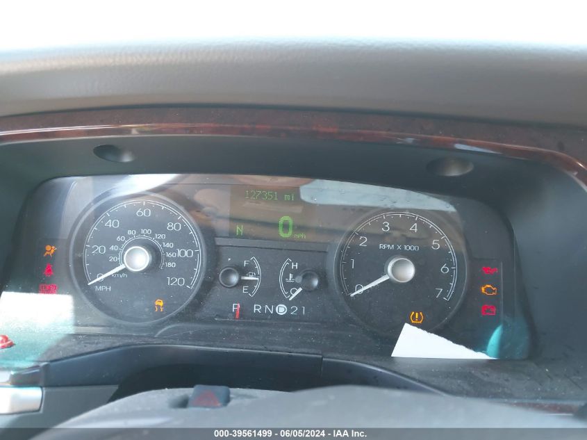 2008 Lincoln Town Car Signature Limited VIN: 2LNHM82V08X634254 Lot: 39561499