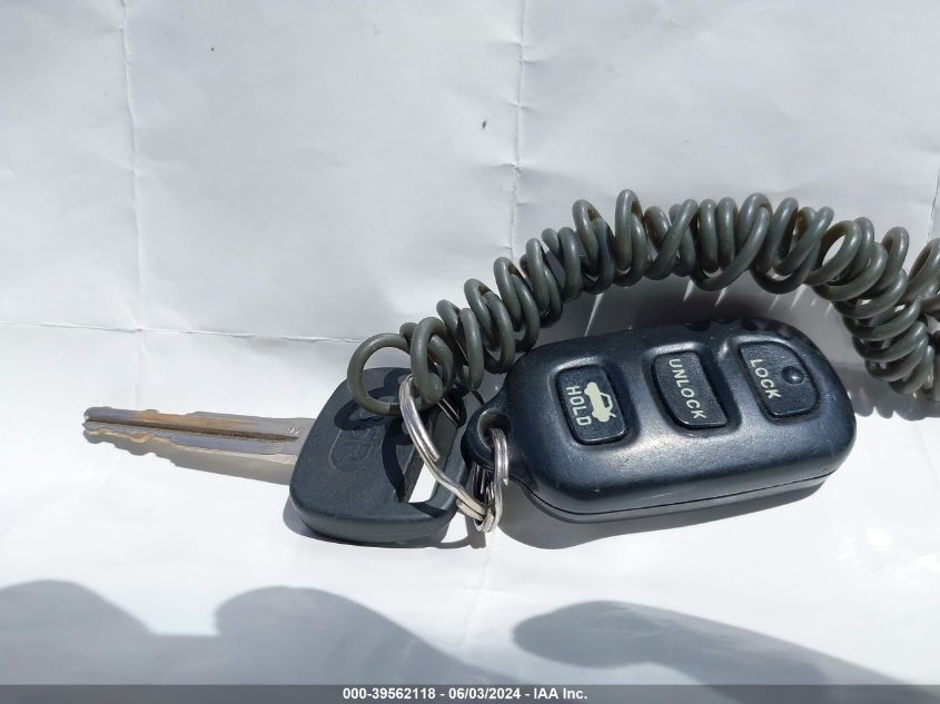 2004 Toyota Camry Le VIN: 4T1BE32K14U929070 Lot: 39562118