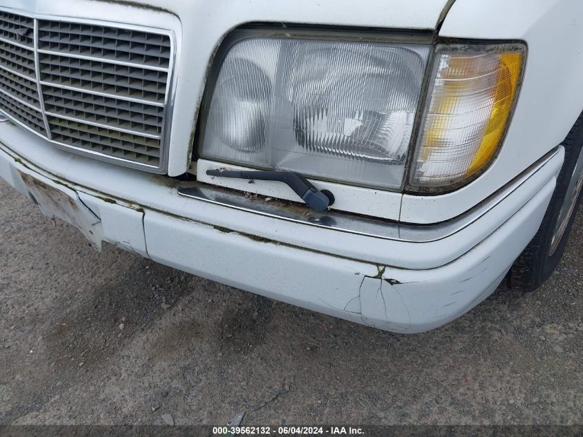 1995 Mercedes-Benz E 320 Base/320 Special VIN: WDBEA32E3SC180586 Lot: 39562132