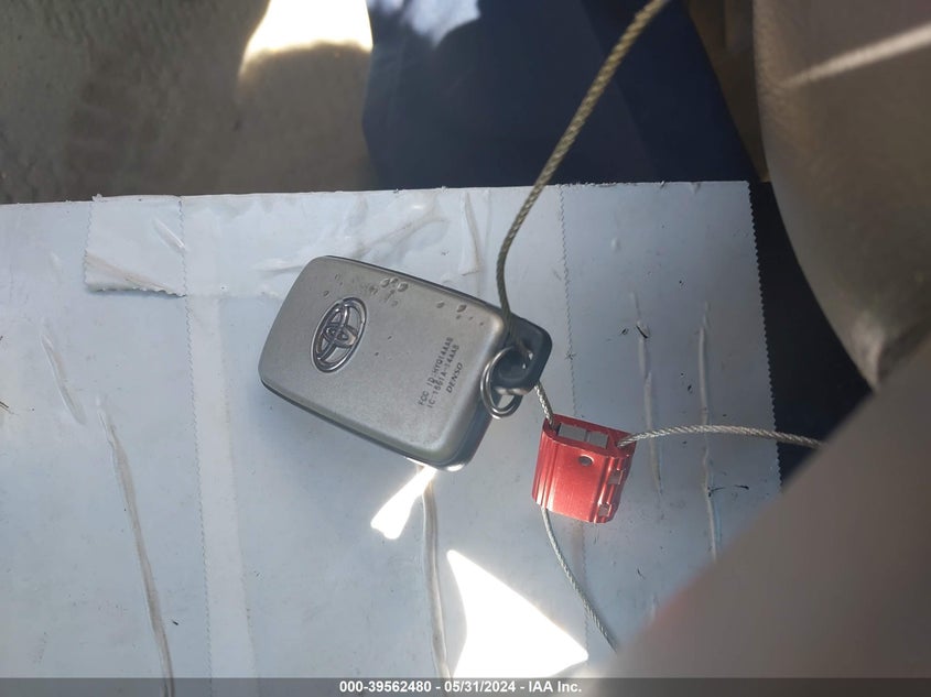 2010 Toyota Camry Hybrid VIN: 4T1BB3EK8AU123386 Lot: 39562480